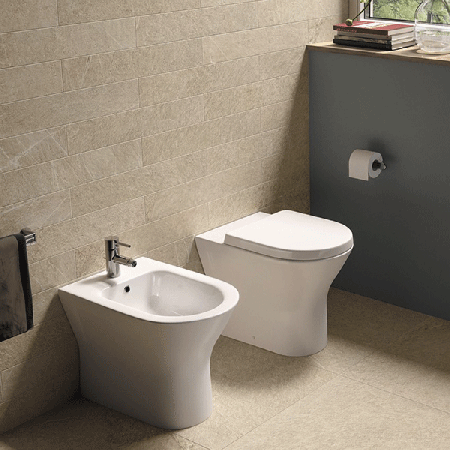 Sanitari filo muro Resort Rak Ceramics: WC, Bidet, Copriwater Bianco
